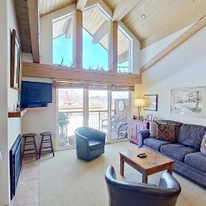Crestwood 3310 Standard 1 Bedroom Plus Loft