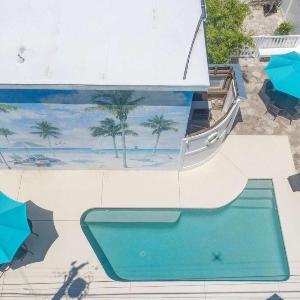 Lulu's Key House – Entire 4-Unit Complex