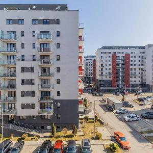 3 Bedroom Apartment Coresi Mall