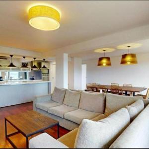 Amplio y Exclusivo frente al lago