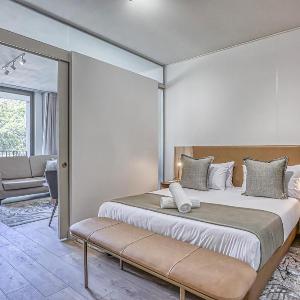 One Rosebank Executive Apartment Hotel