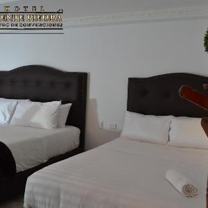 Hotel PUENTE PIEDRA PARK