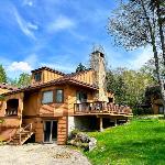 FC29 Slopeside Bretton Woods Resort cottage with upscale stylings cozy decor tons of space AC New Hampshire
