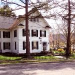 18 Vine Inn & Carriage House