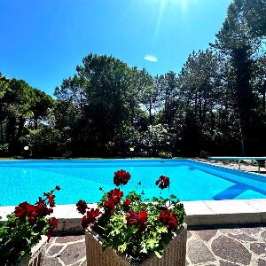 La Grande Villa with Pool