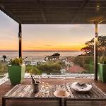 Sea View 3bed Apt w Pool near Beaches Glen Sunsets 
