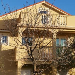 Apartments with parking space Lopar Rab - 24156
