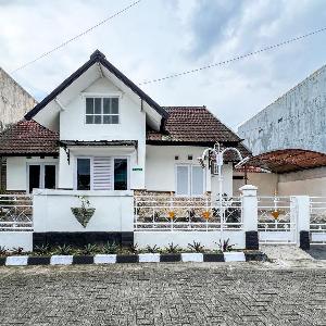 Puri 11 Homestay Jogja