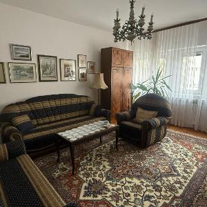 Grandma's City Center Apartment