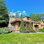 FC44 Renovated 3bed 3bath Forest Cottage AC views yard fast wifi Walk to skiing
