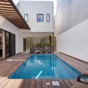 Villa Amalia 5 bdr w Private Pool in Aldea Zama