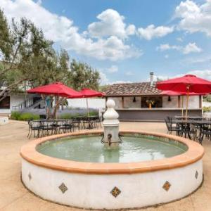 Hotels near Old Mission San Juan Bautista - Hacienda De Leal