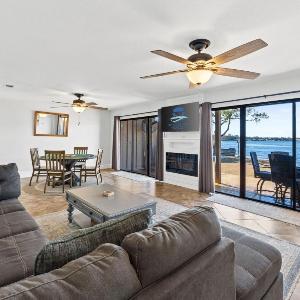 Waterfront Escape 3BR Townhome Pet-Friendly Sleeps 8