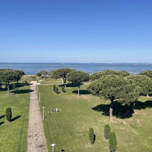 Appartement face mer climatisé avec parking au Grau-du-Roi - FR-1-731-141