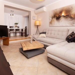 Chic & Serene Apartment-Your Relaxing Oasis