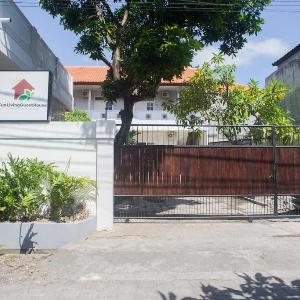 Fun Living Guest House Near Kuta Canggu & Seminyak