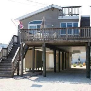 Single Family Ship Bottom Bayside Deck Private Yard Wifi High Speed Internet Central Air Ship Bottom Bay Side Raised Ranch 2 Decks Close To