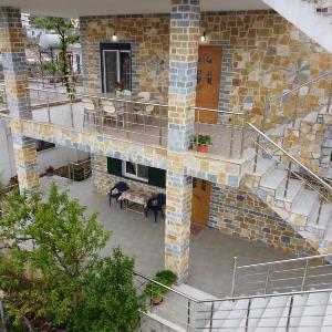 Vila Priftani