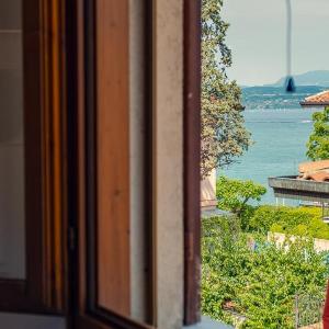 Sunset Lake View with private terrace - Italian Homing