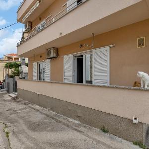 Family Apartment Violet Makarska  City Centar Located