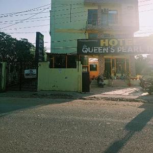 Hotel Queens Pearl Inn