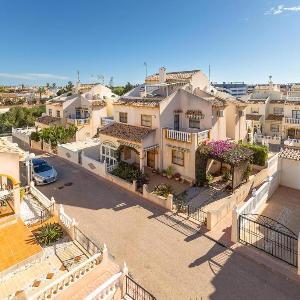 2 Bedroom Stunning Home In La Zenia
