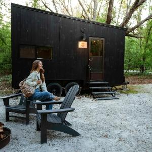 Postcard Cabins Skagit Valley Outdoor Collection by Marriott Bonvoy