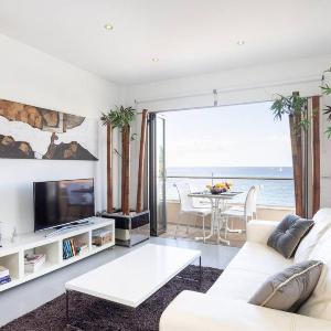Modern Apartment with Sea Views and Terrace La Caleta