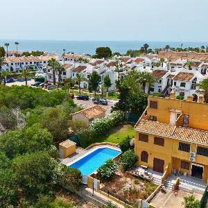 Ancla 8: Terraza Privada y Piscina Comunitaria