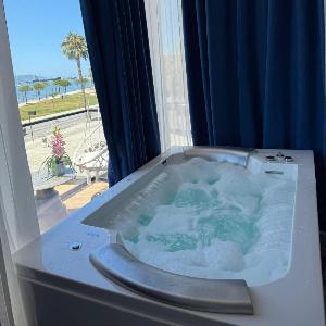 TreA Suites with Jacuzzi  By Aria