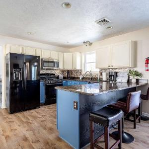 Lakeside Haven 5 BDR Fire Pit Pet Friendly