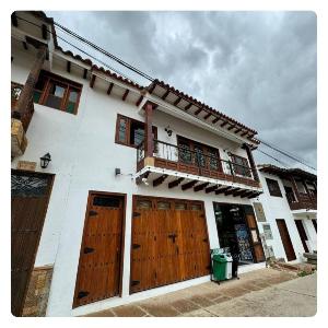 Apartamento nuevo cerca plaza con parqueo