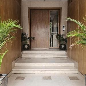 Stylish 3-Bedroom Apartment in Maarif - AC Fast WiFi & Secure Parking