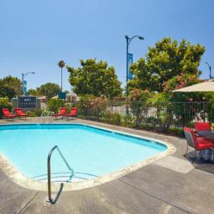 Eden Roc Inn & Suites near the Maingate hotel photo