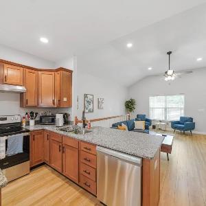 Charming 4-BR Retreat in the Heart of Clarksville