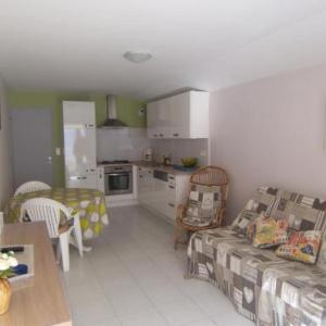 Appartement central avec garage à 2 min de la plage balcon wifi proche commerces - FR-1-197-188