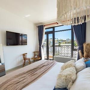 Boho Boutique Dalat - Romantic Light Valley View