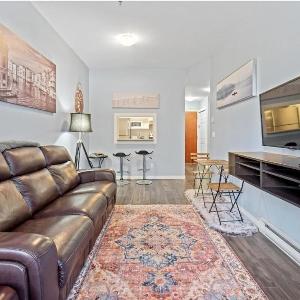 Cozy 1 Bedroom Downtown Central