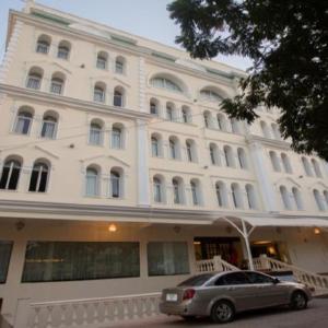 Royal Reve Hotel