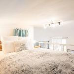 Charming Cozy Downtown Heaven for 2