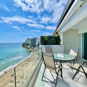 Emalco SeaFront Modern Apartment