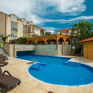 Apartments and Rooms Vitomir
