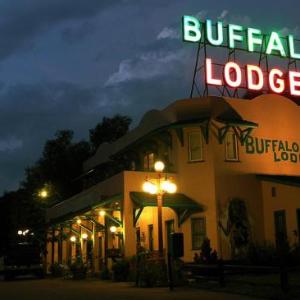 Buffalo Lodge Bicycle Resort - Amazing access to local trails & the Garden