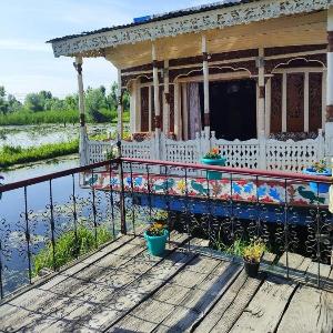 Houseboat Shamshad