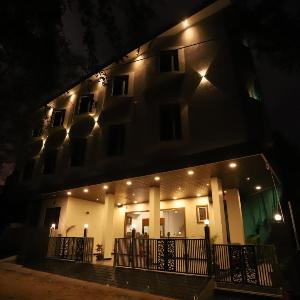 Hotel Indra Palace