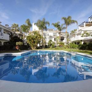 Beautiful Spacious 3 Bedroom Apart