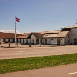 Hotels near Den Runde Pavillon Bronderslev - Strandhotel Klitrosen