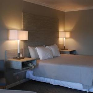 West Holmes High School Hotels - Berlin Village Inn