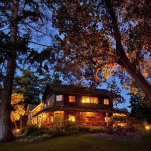 Hotels near Fort Worden Historical State Park - Captain Whidbey Inn