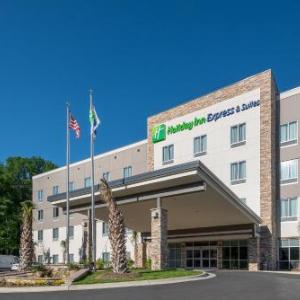 Holiday Inn Express & Suites Charlotte Airport an IHG Hotel